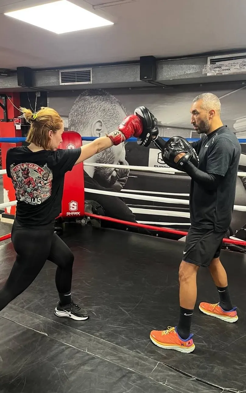 Sesión personal de boxeo con manoplas